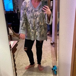 White/grey camo white birch top